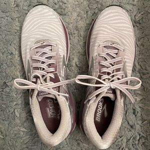 Brooks Adrenaline GTS 18 size 10 Women’s